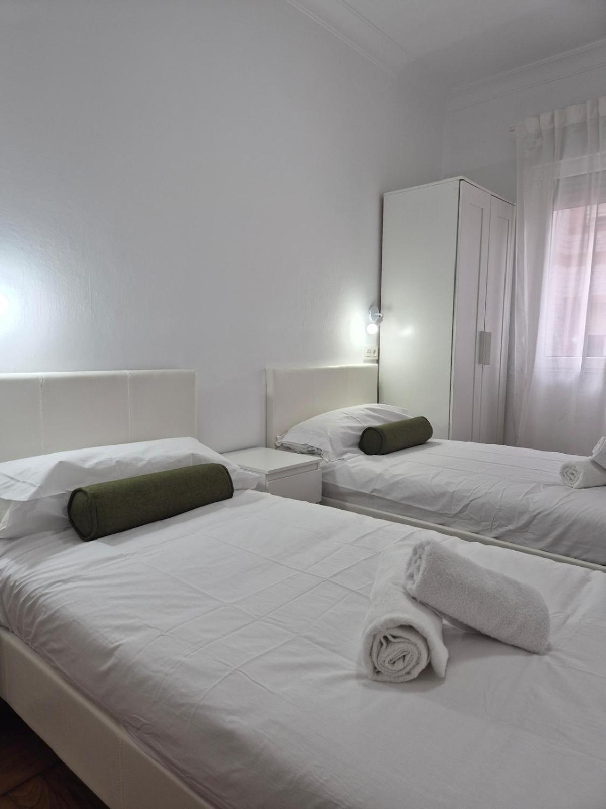Moderno Con Garaje En 1a148 Apartamento Gijón